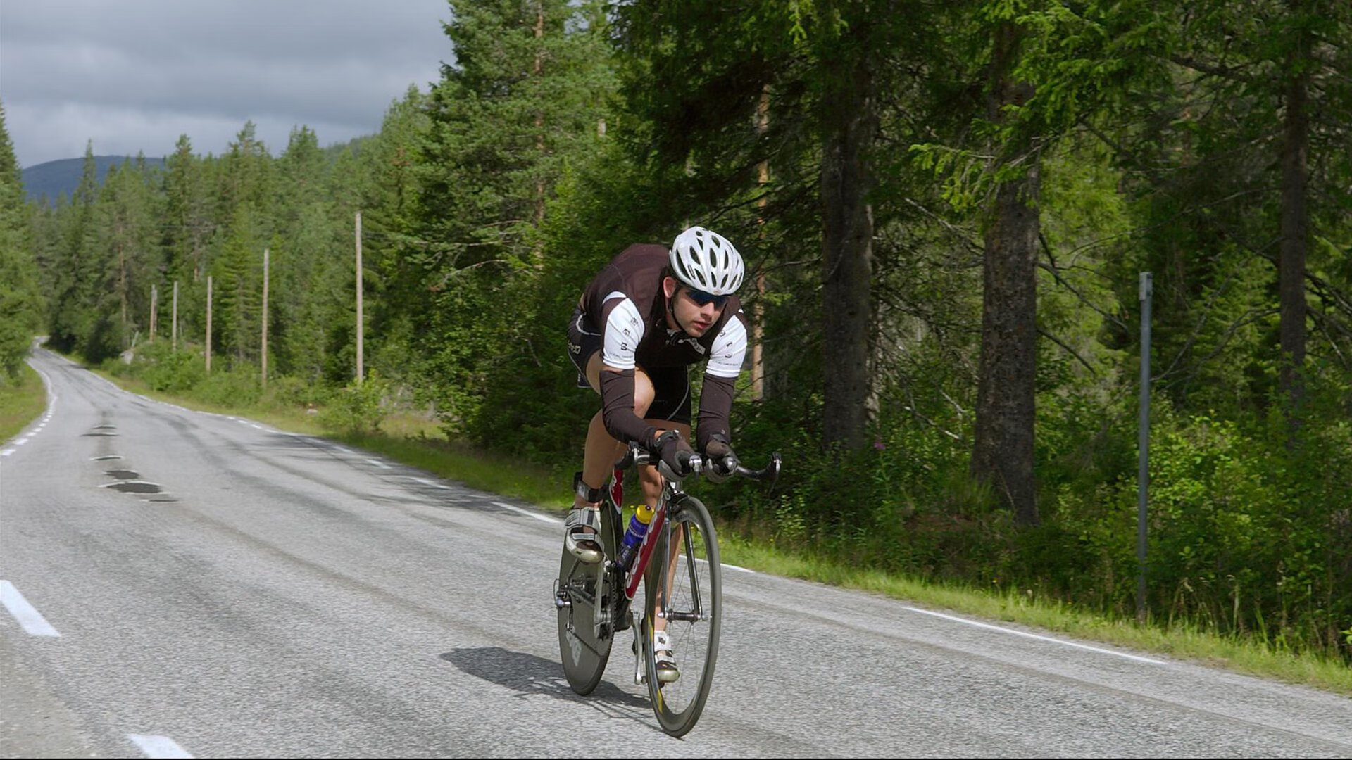 《未来电竞科技：云游戏与边缘计算的深度融合》，未来电竞俱乐部